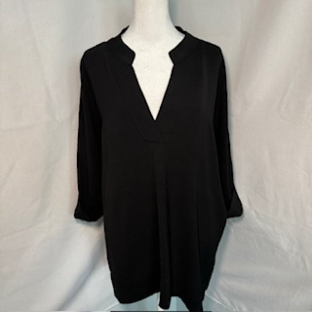 Ladies Calvin Klein Black V neck flowy blouse roll up silver button sleeves NWOT